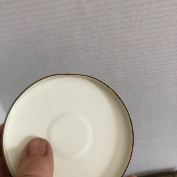 Vtg Gold Brush and Powder Jar Set with Floral Design - Picture 12 of 14